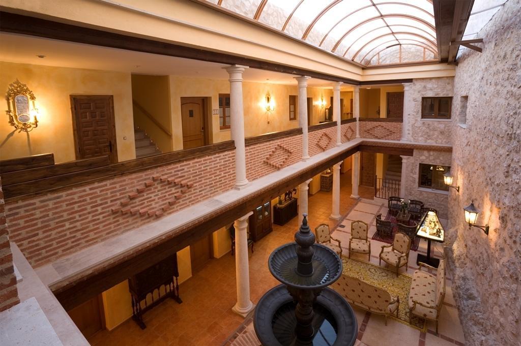 Residencia Real Del Castillo De Curiel Curiel de Duero Екстер'єр фото