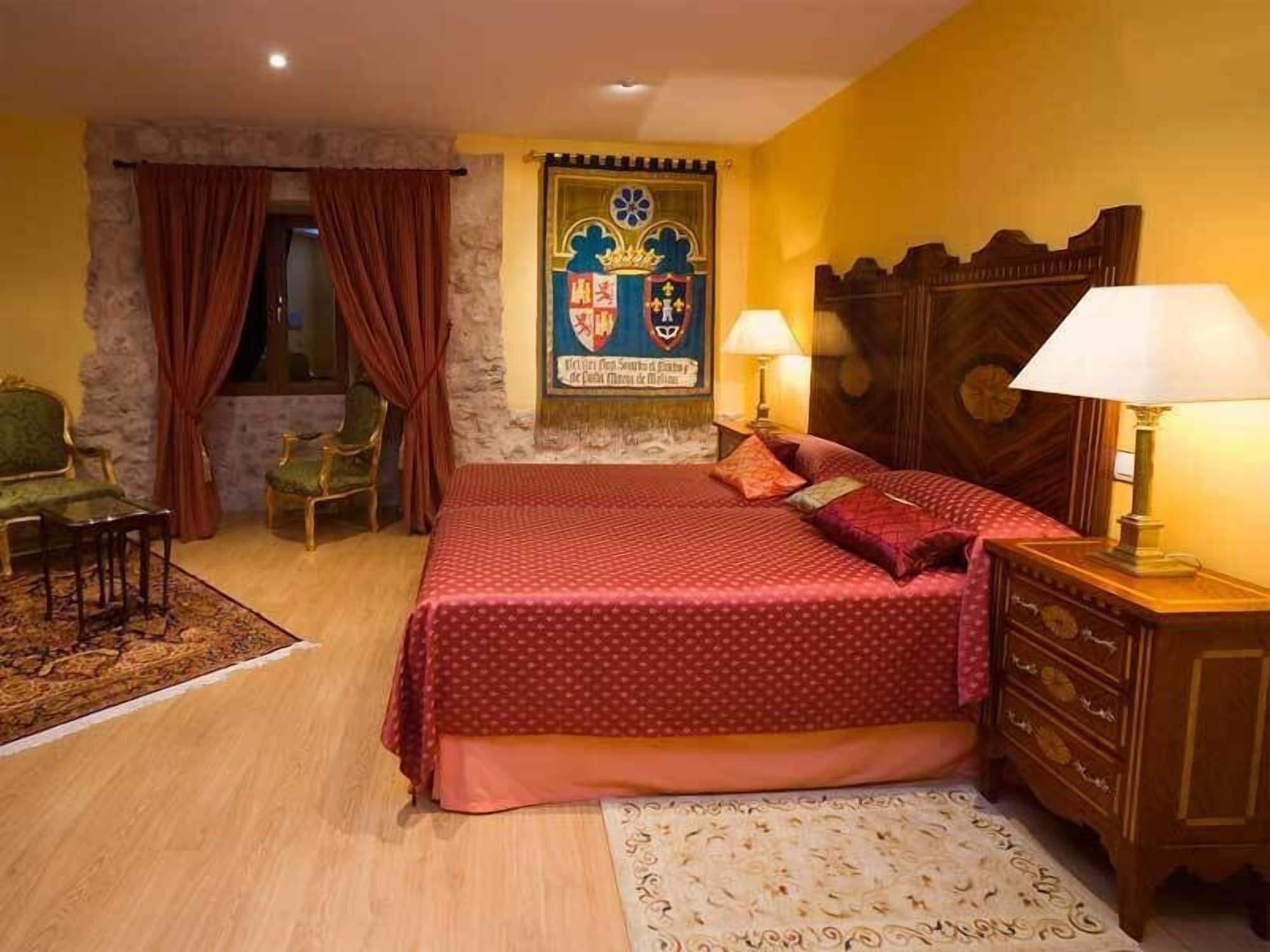 Residencia Real Del Castillo De Curiel Curiel de Duero Екстер'єр фото