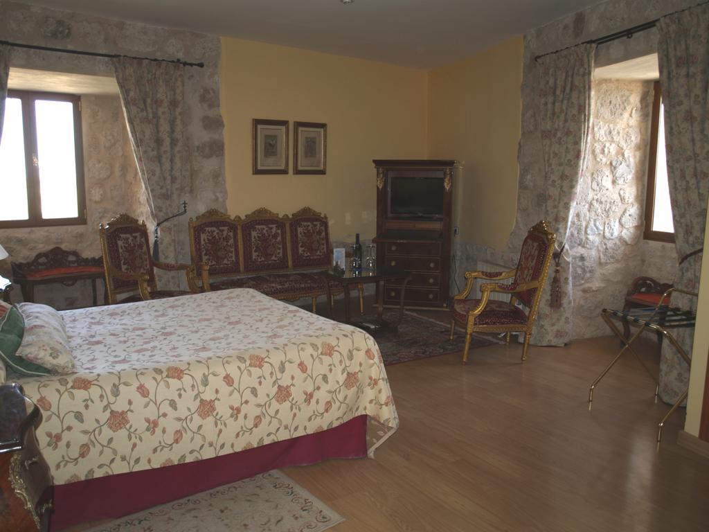 Residencia Real Del Castillo De Curiel Curiel de Duero Екстер'єр фото