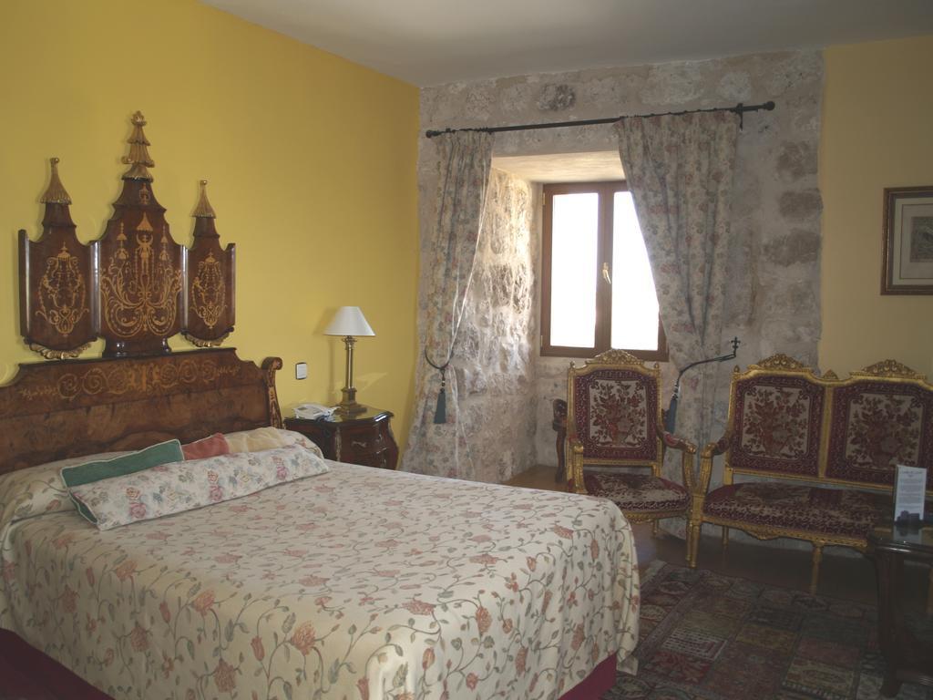 Residencia Real Del Castillo De Curiel Curiel de Duero Екстер'єр фото